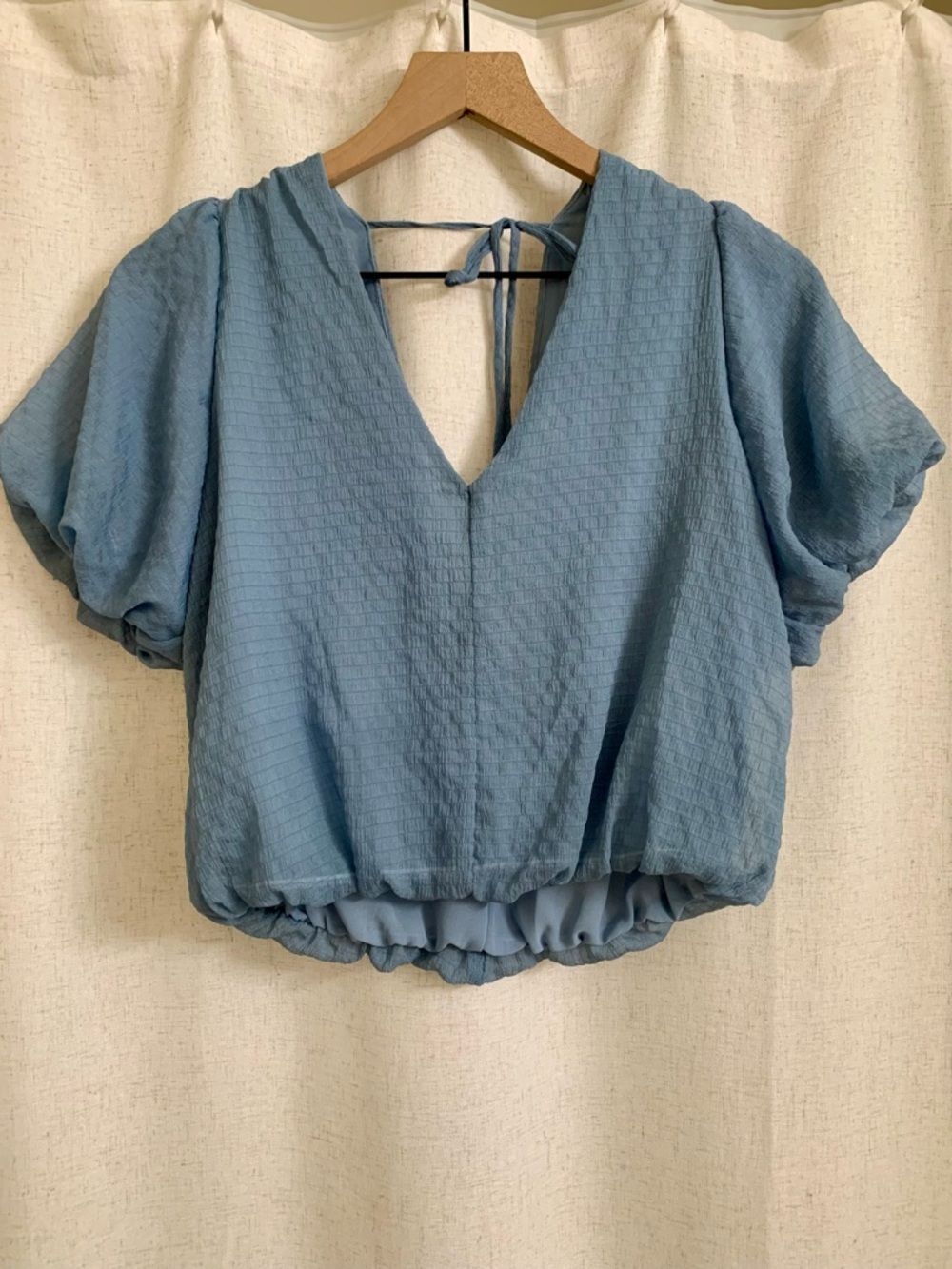 ASTR the Label Dusty Blue V-Neck Puff Gauze Sleeve Blouse Tie neck Bubble Small - Picture 2 of 6